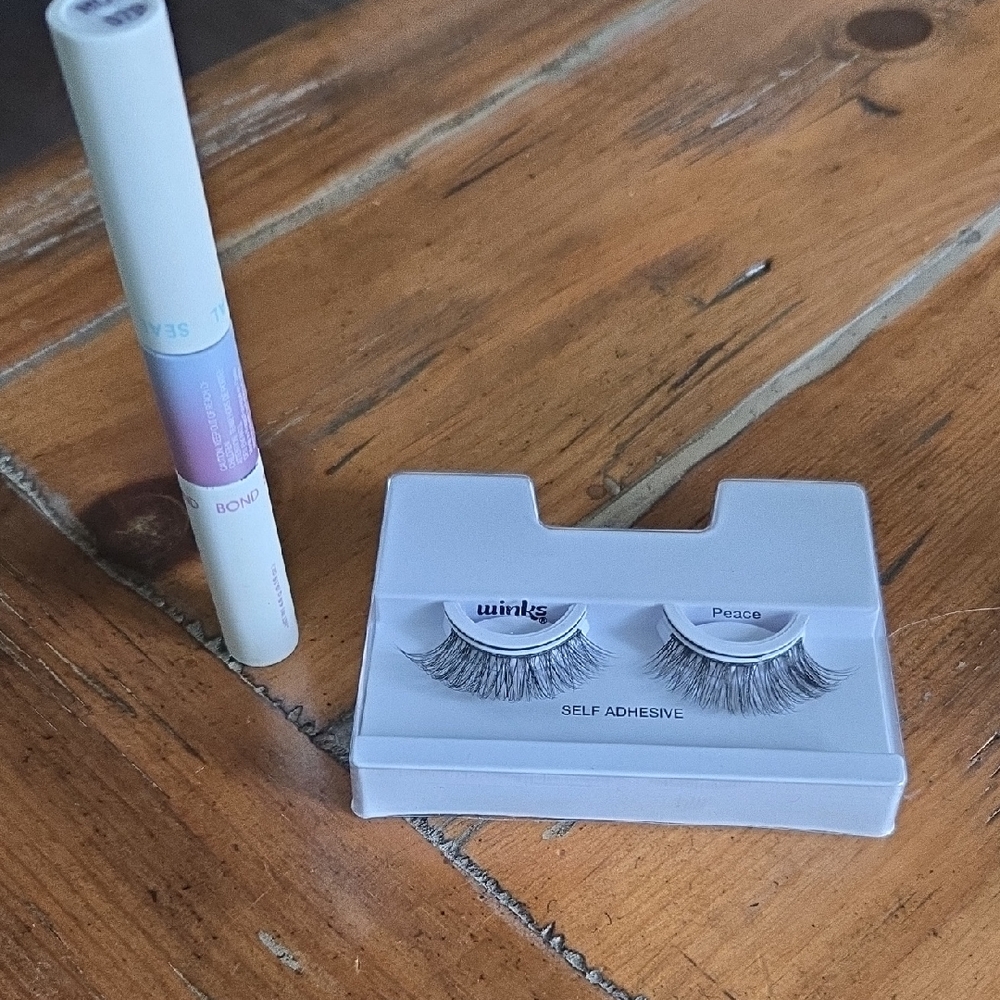 Wink Self Adhesive Eyelashes